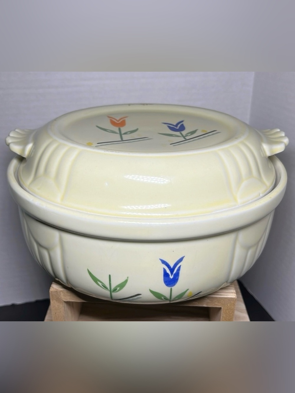 Vintage Hall’s Superior Quality Kitchenware Covered Casserole Piggly Wiggly